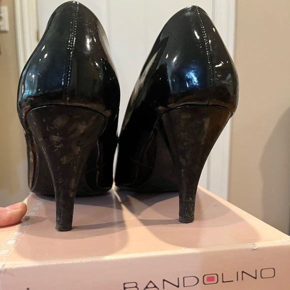 Bandolino Black Patent Pumps - Size 9 - Picture 5 of 11